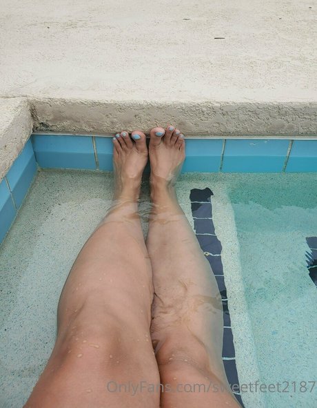 sweetfeet2187 exclusive star pic