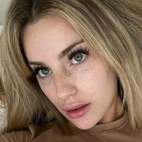 Hanna Brooke Wilson exclusive star galleries