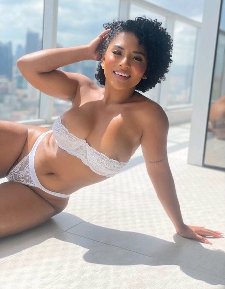 Raychellemcm art model gallery