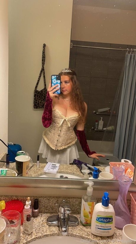 Haiden Taylor_ erotic model photo