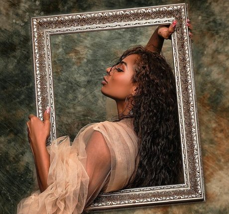 Shar Zayn high quality actress photos