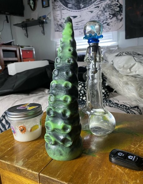 elfspitfree model sex photos