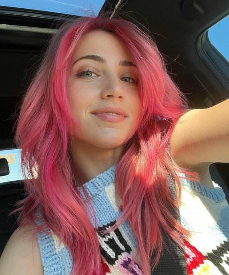 Emily Rudd hd pornstar images