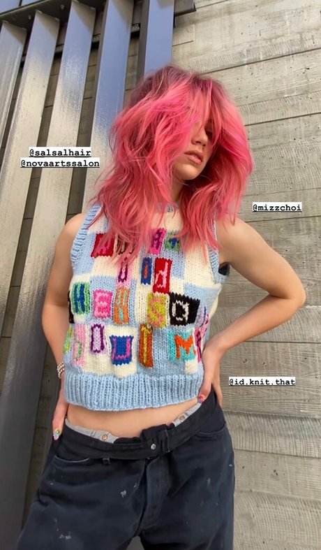 Emily Rudd best model image