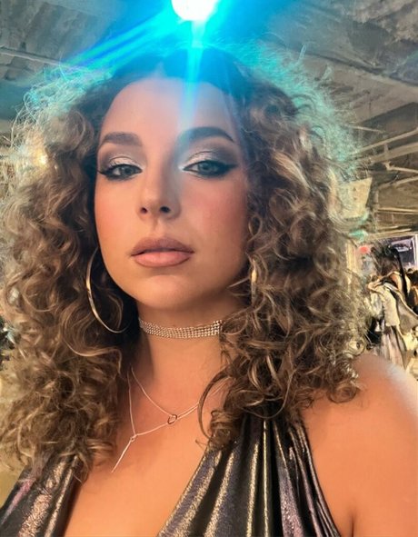 Alex Gervasi nude actress pictures