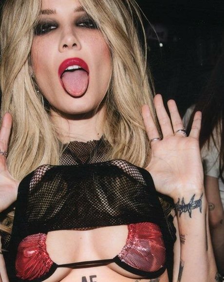 Halsey pornstar hd img