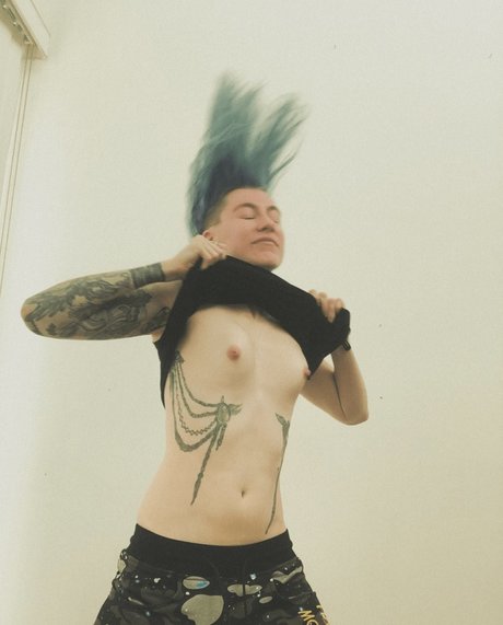 Comicbookgirl19 actress gallery