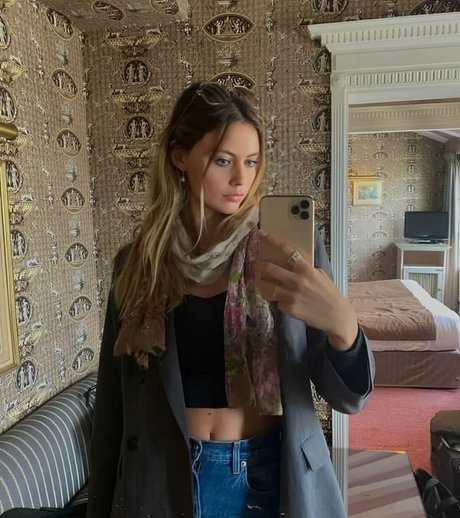 Jordan McEwen perfect star photo