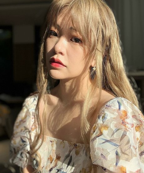 Kkatamina model top pictures