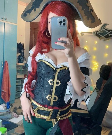 KitzCua model nude pics