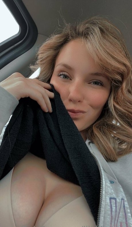 lili blossom model free photos