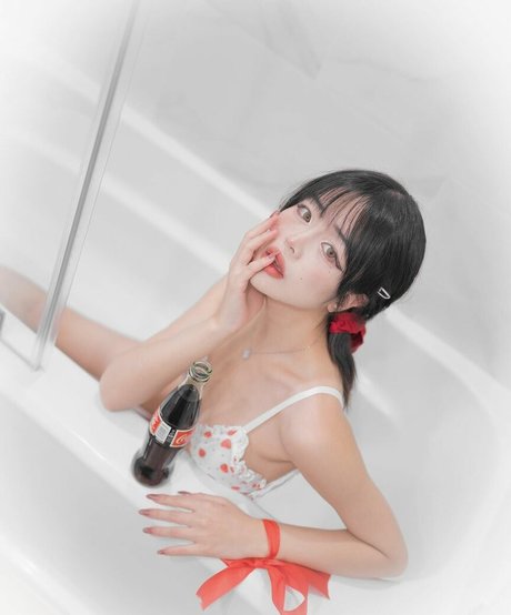 Ero Mei nude model photos