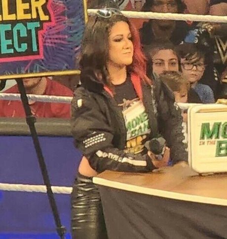 Bayley model top photo