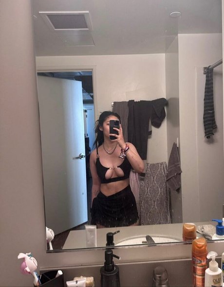 Arine Kim nude pornstar image