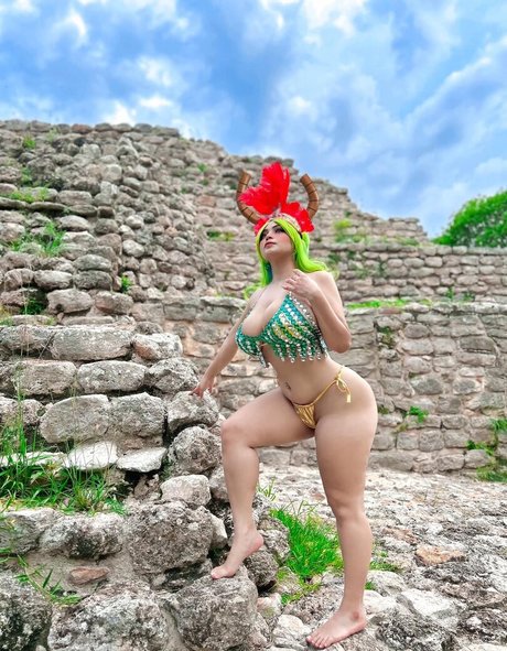 Loveusina pretty model pics