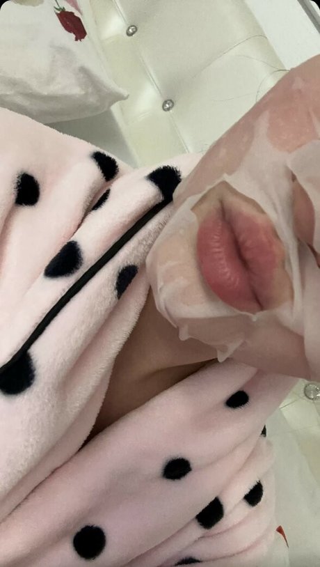 mature asian onlyfans naked image