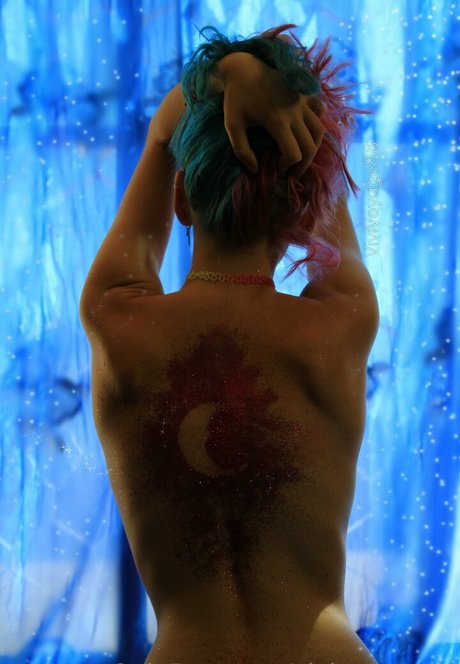 vivivoyage88 erotic actress picture