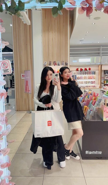 igumdrop nudes model archive