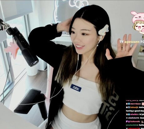 tiny onlyfans porn photos