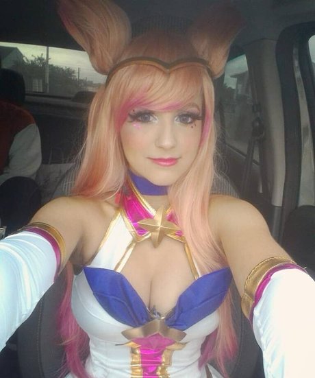 Renata Melo adult model pics