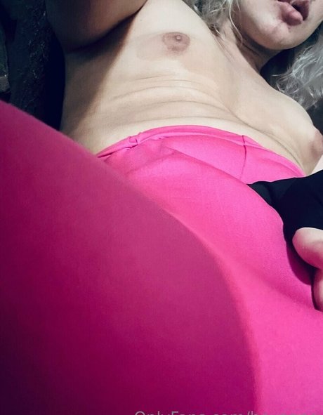 Hexanne erotic model pictures