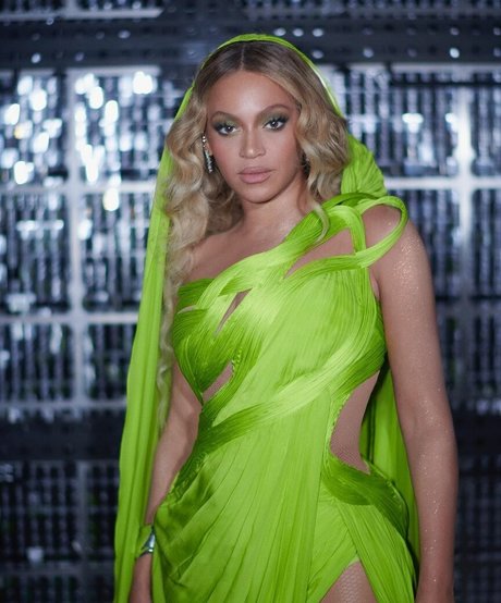 shemale dominatrix onlyfans hot porn img