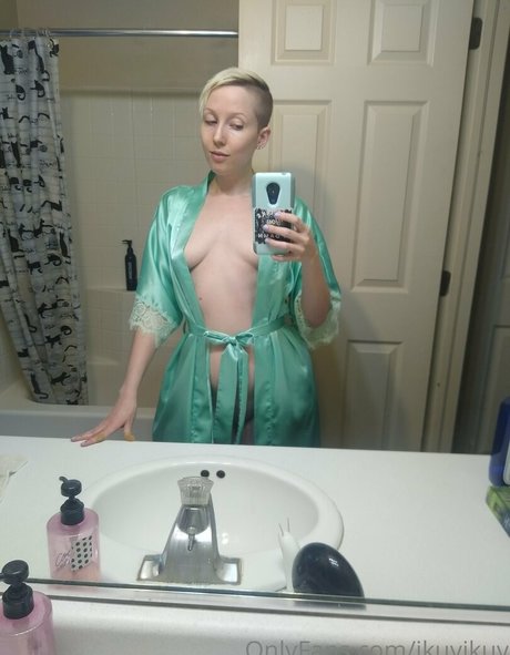 Ikuy pornstar nude pic