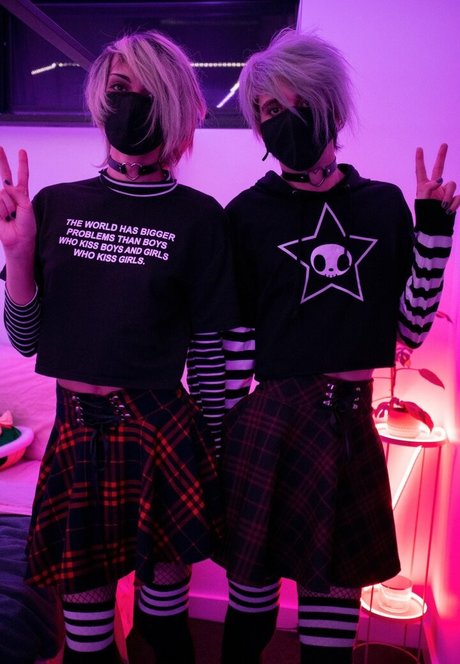 FemboyPup pretty actress picture