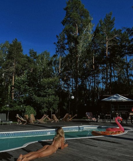 curvy lingerie onlyfans hd picture