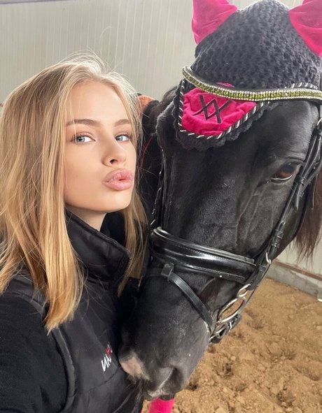 hard nipples onlyfans beautiful porn pic