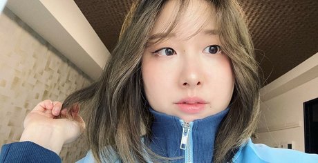 Starsmitten high quality actress photos