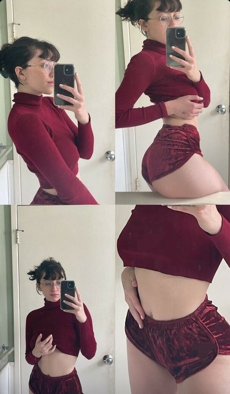 shemale cumshot onlyfans beautiful naked picture