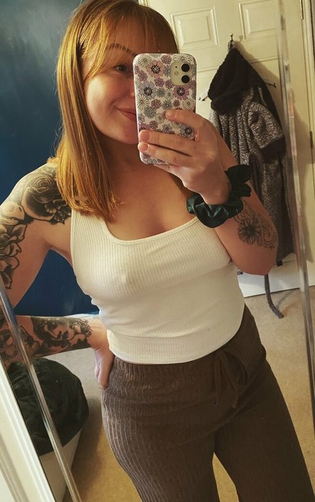 LittleRed x art pornstar pics