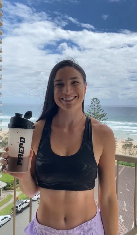 Michelle Jenneke model hot img