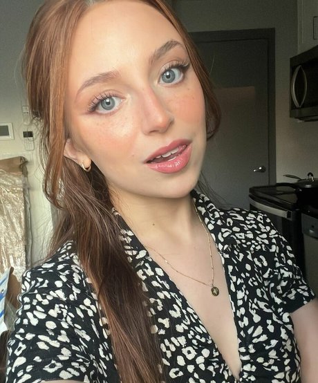 Ellie Schnitt pornstar erotic picture