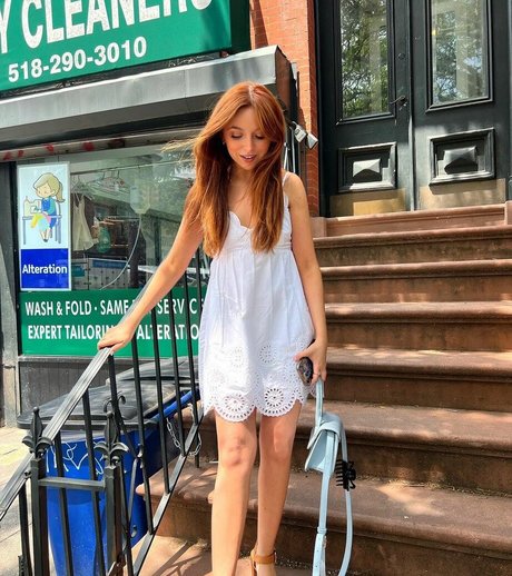 Ellie Schnitt star nude photos