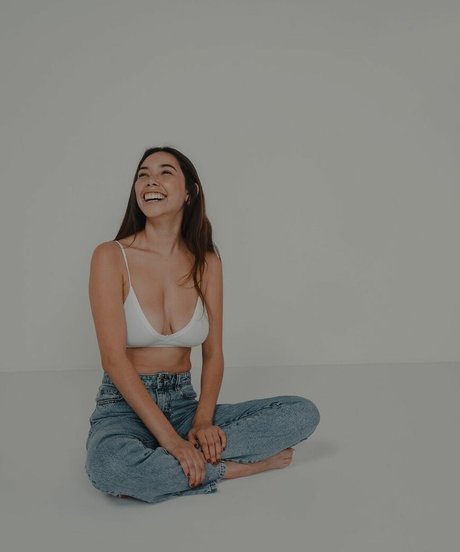 Desiree Flores pornstar nude archive