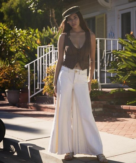 Desiree Flores erotic model galleries