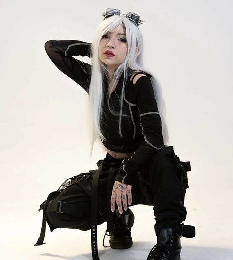 Aline Fox xxx model image