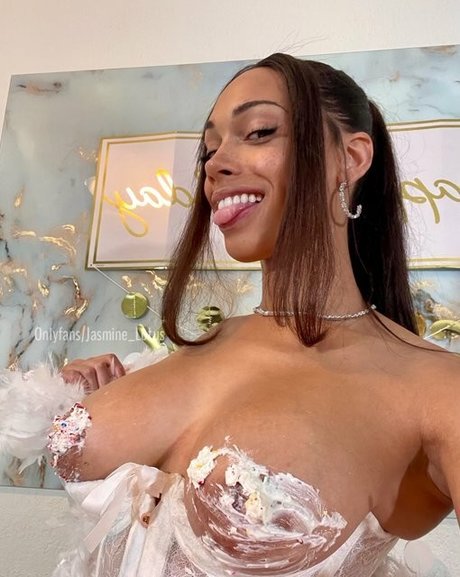 Jasmine Lotus hot model image