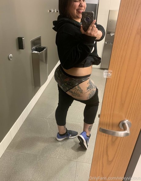 vickyvicious naked actress pics
