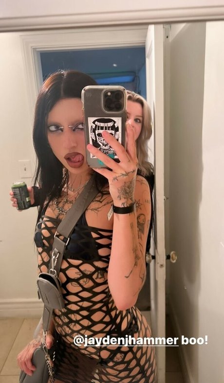 DeathbyRomy art model pic