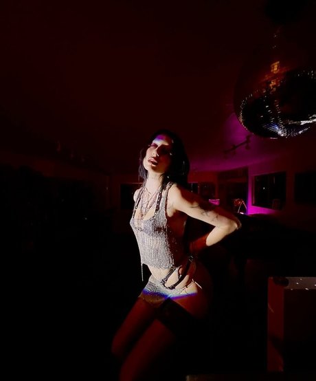 DeathbyRomy naked star picture