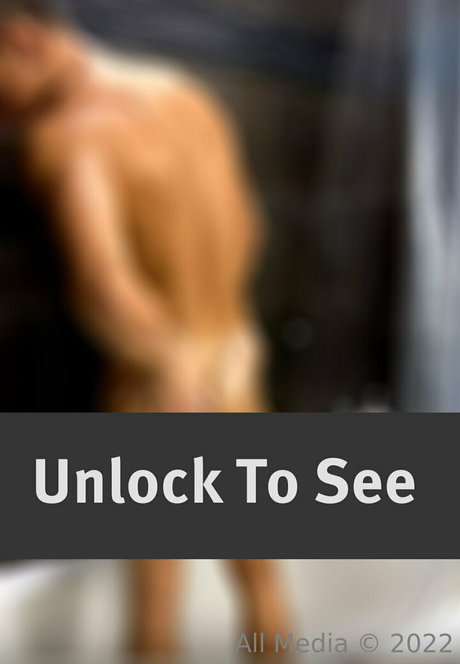 taylorsfree erotic model pic