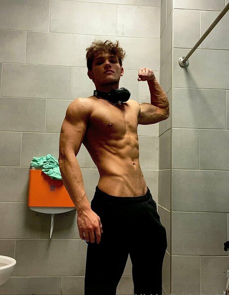 taylorsfree free pornstar picture