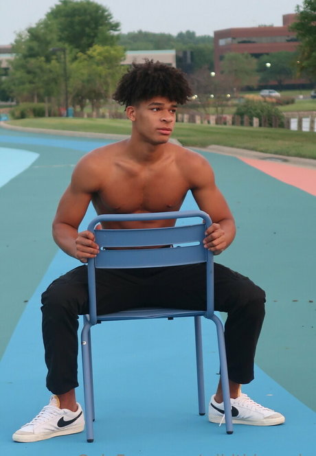 wildthingsvip model art gallery