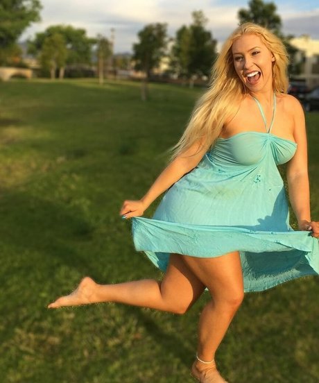 Nikkita Lyons star hd img