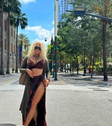 Nikkita Lyons perfect actress img