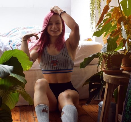 Aline Dessine pornstar sexy pics