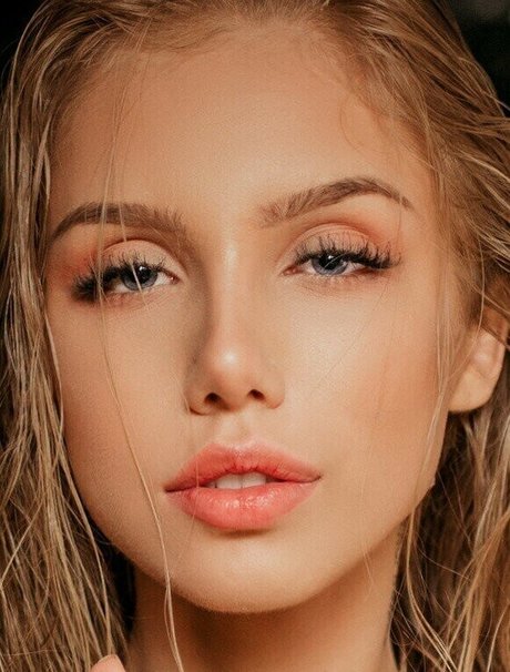 Sara Hardel pornstar high quality pics